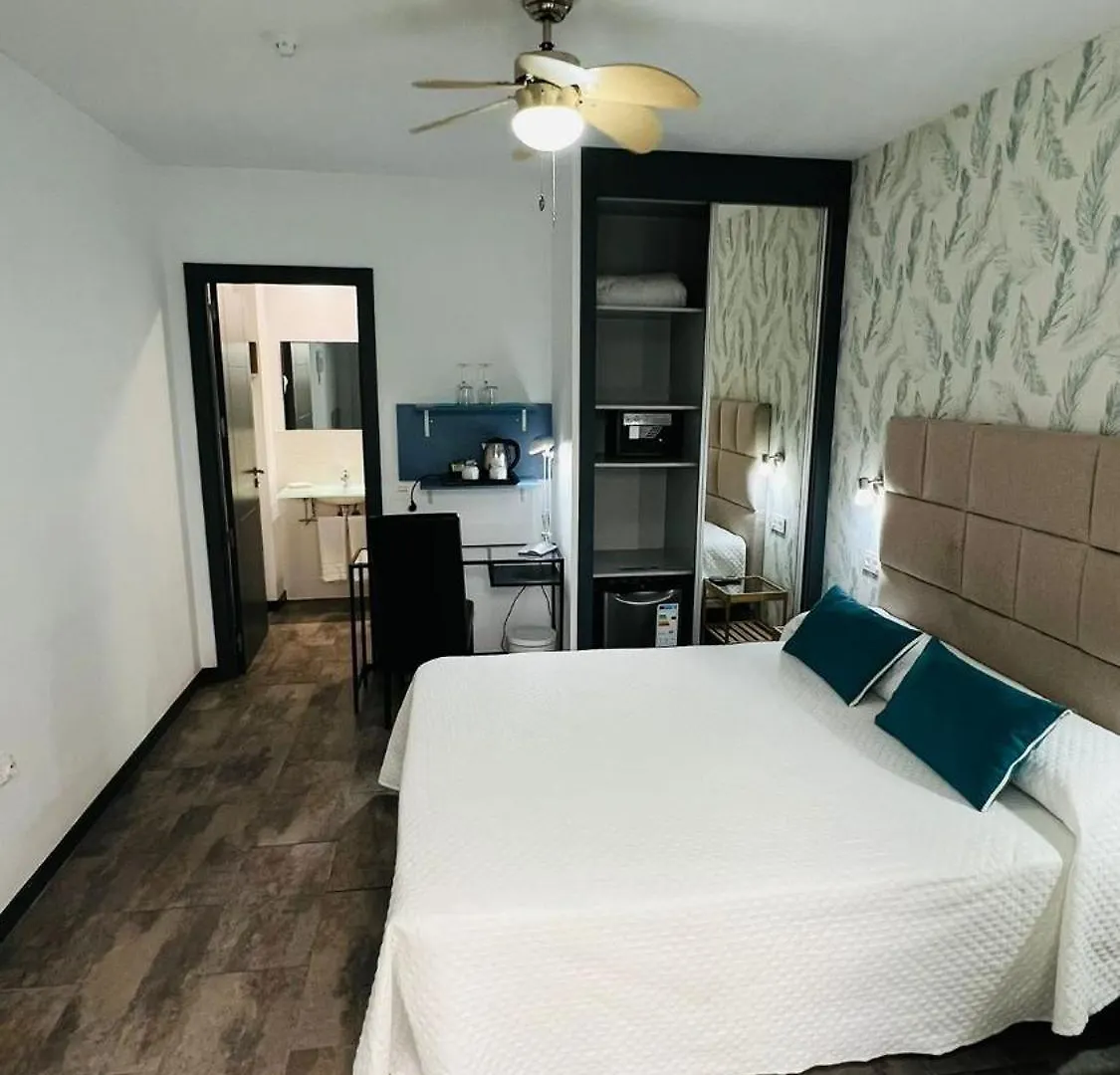 טורמולינוס Bajondillo Beach Cozy Inns (Adults Only) בית הארחה